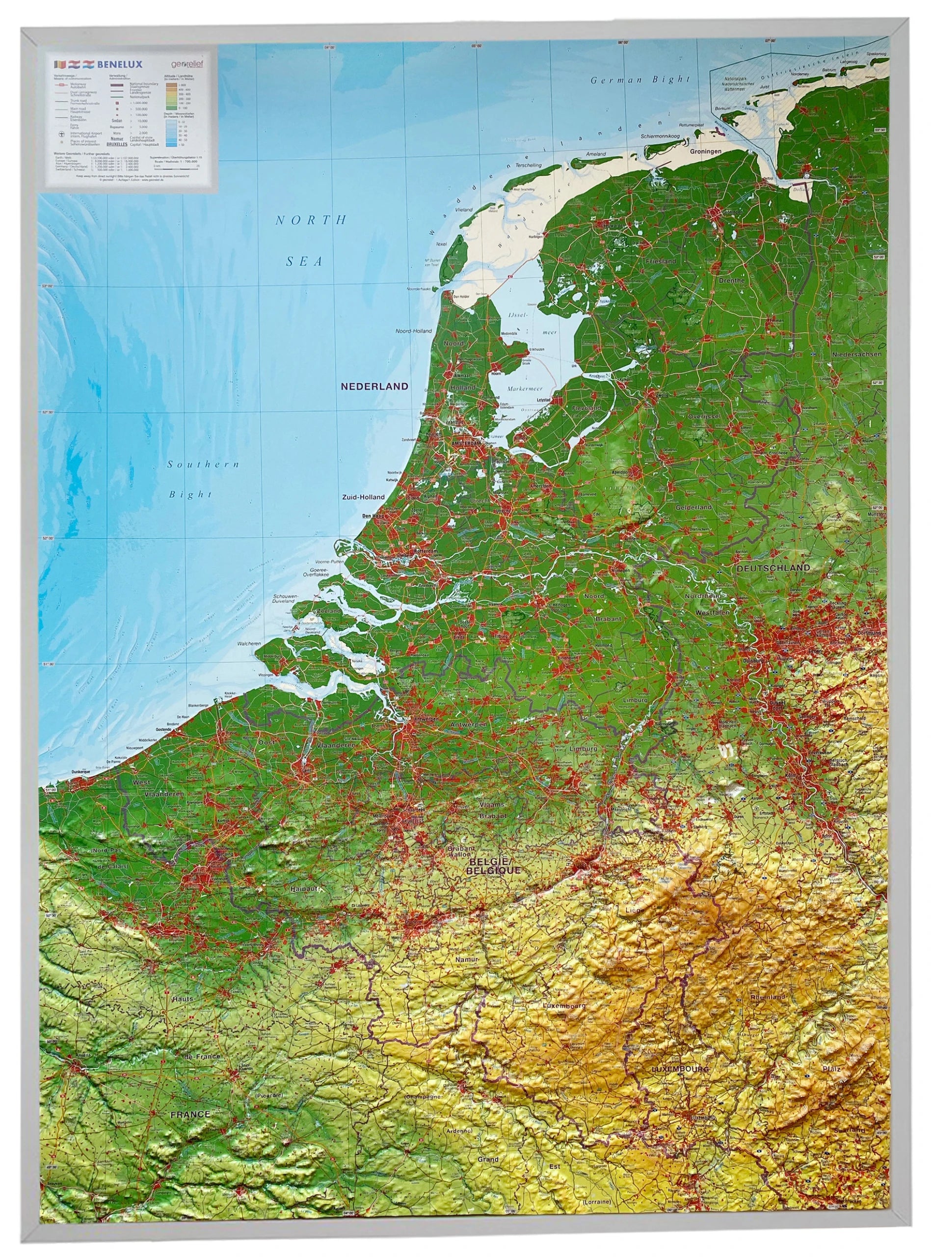 Benelux - Reliefkarte (57 x 77 cm / 1:700.000)