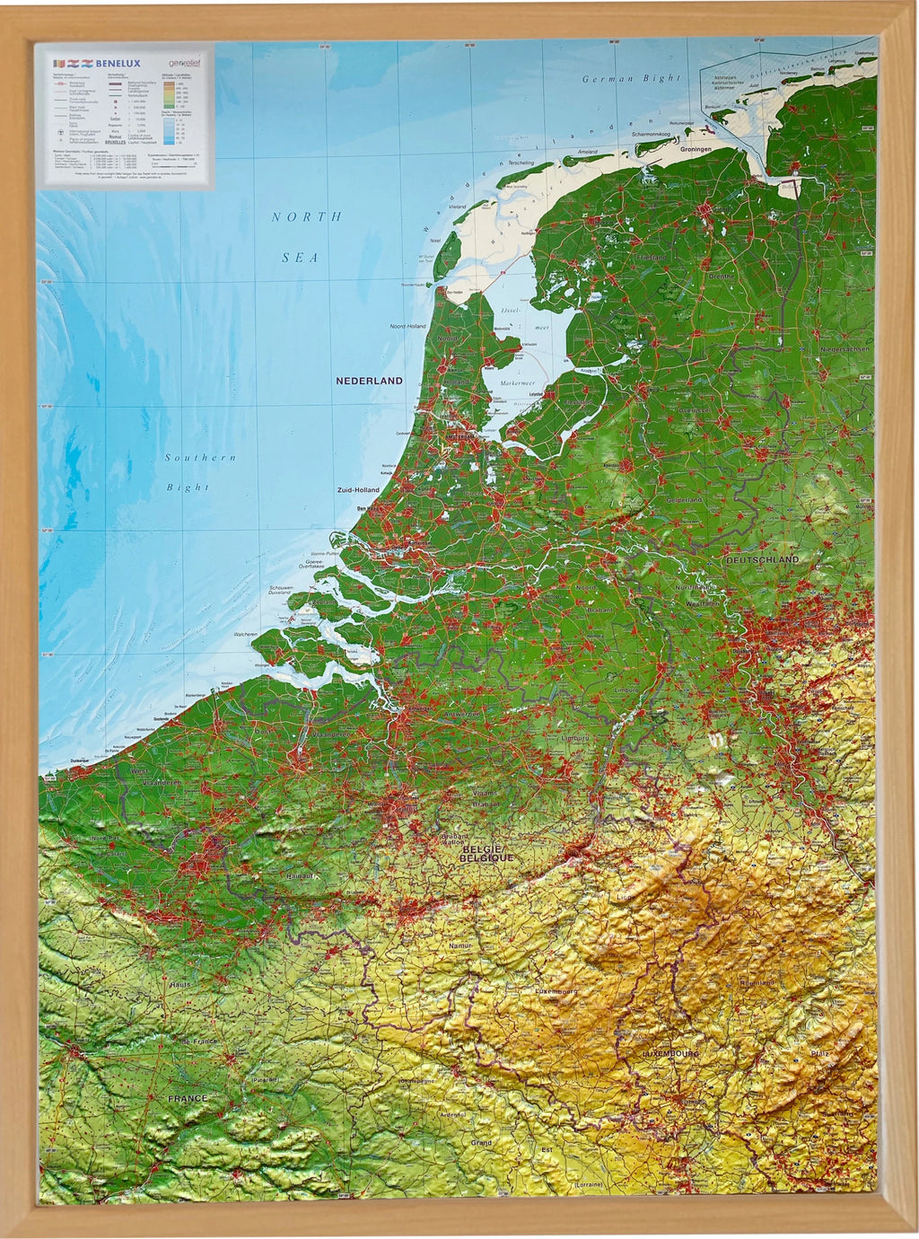 Benelux - Reliefkarte (57 x 77 cm / 1:700.000)