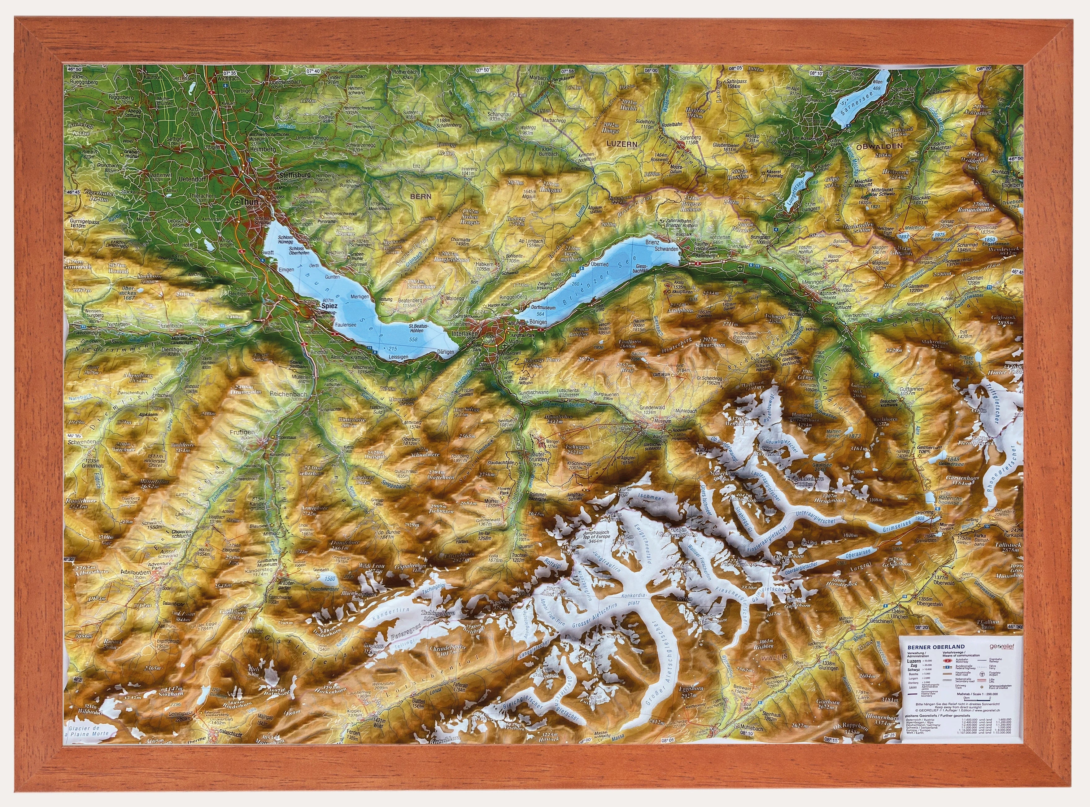 Berner Oberland - Reliefkarte (39 x 29 cm / 1:200.000)