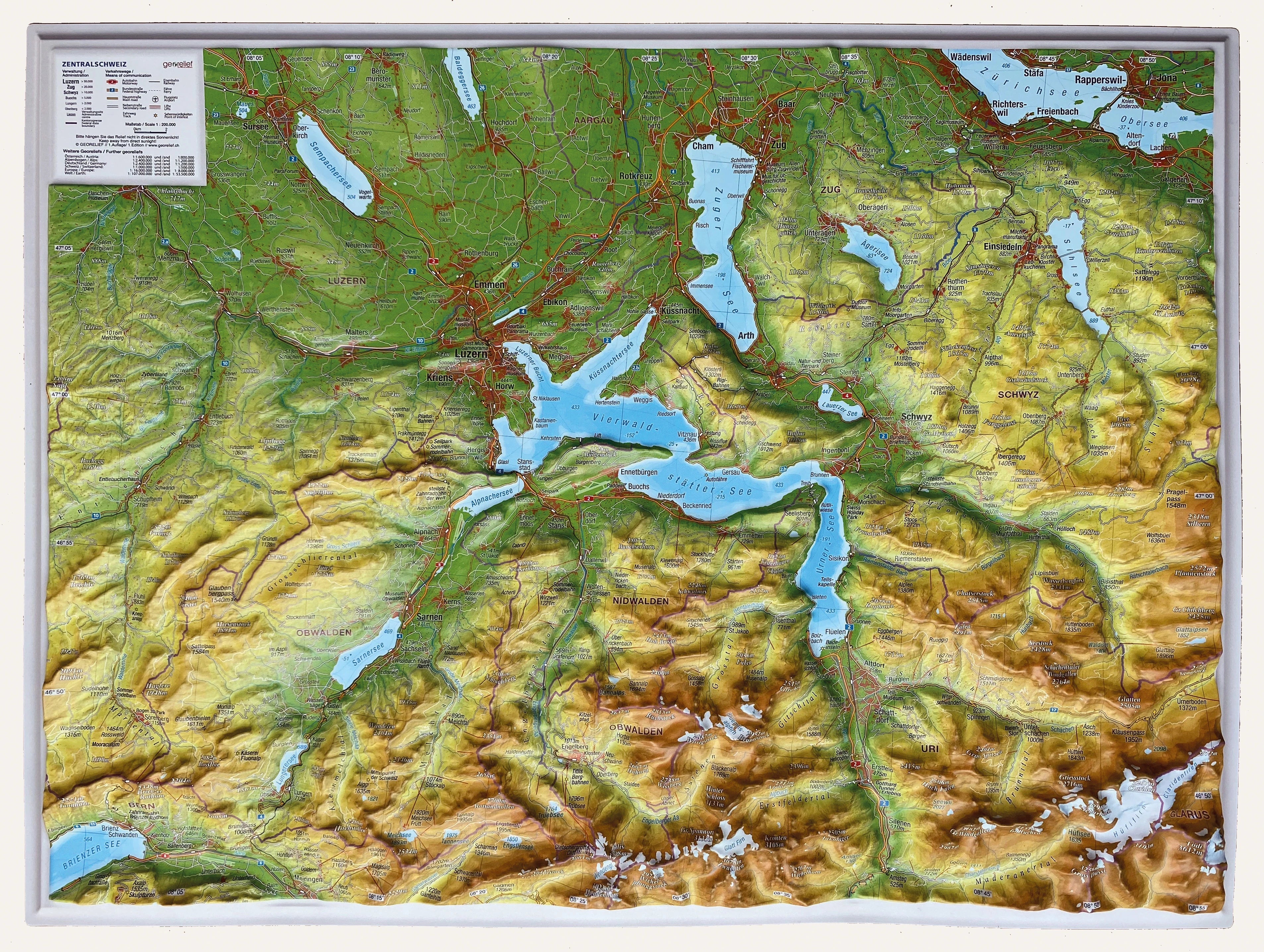 Zentralschweiz - Reliefkarte (39 x 29 cm / 1:200.000)