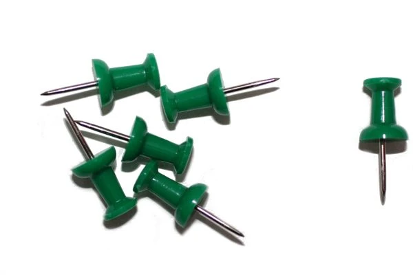 grüne Markiernadeln für Landkarten