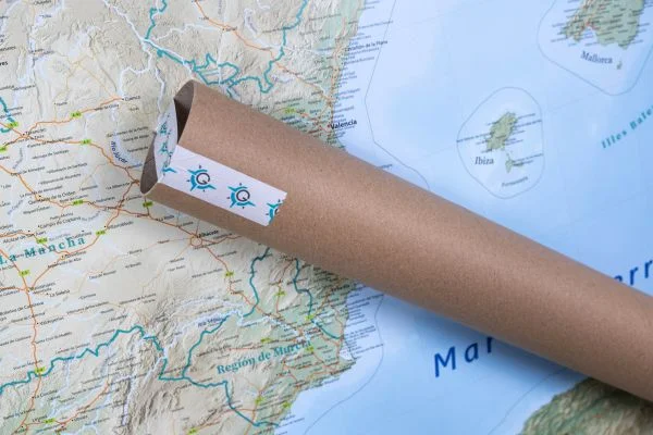 Lieferung erfolgt als gerollte Landkarte