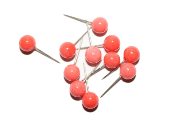 Farbige Markiernadeln für Landkarten